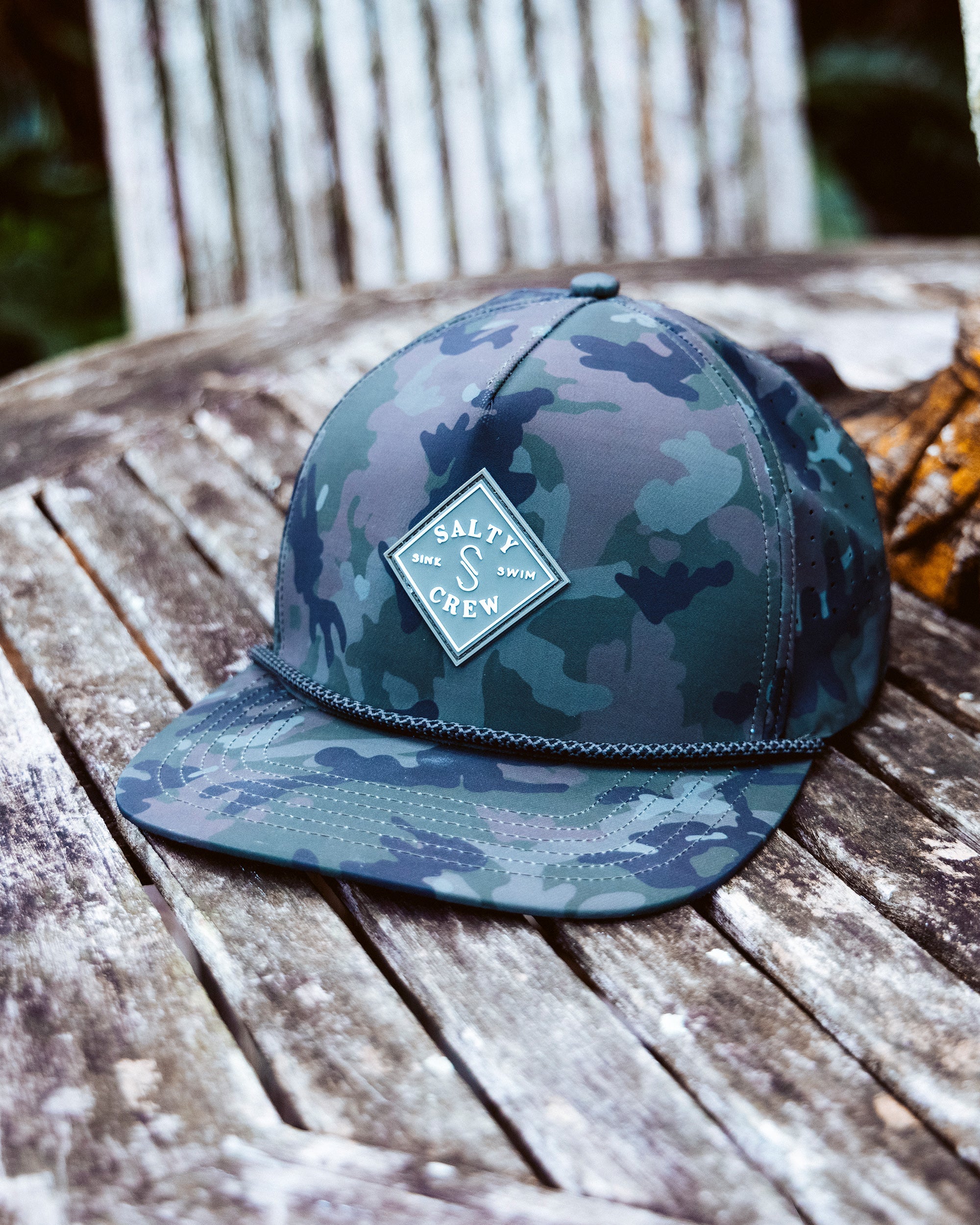 Salty Crew LONG RANGE SNAPBACK
