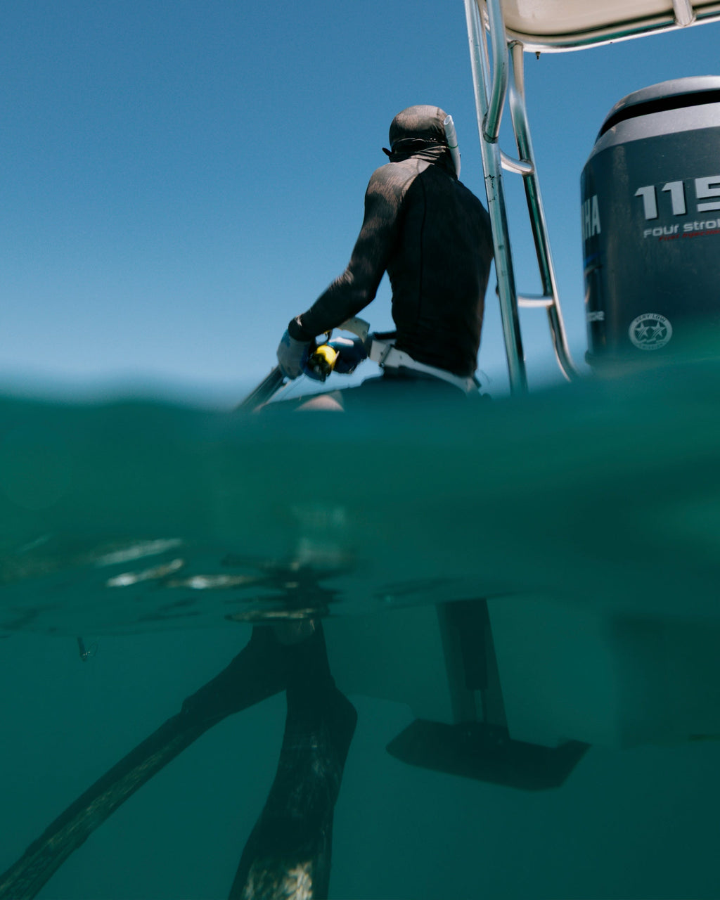 Salty Crew APEX HOOD SURF RASHGUARD - Recon Camo
