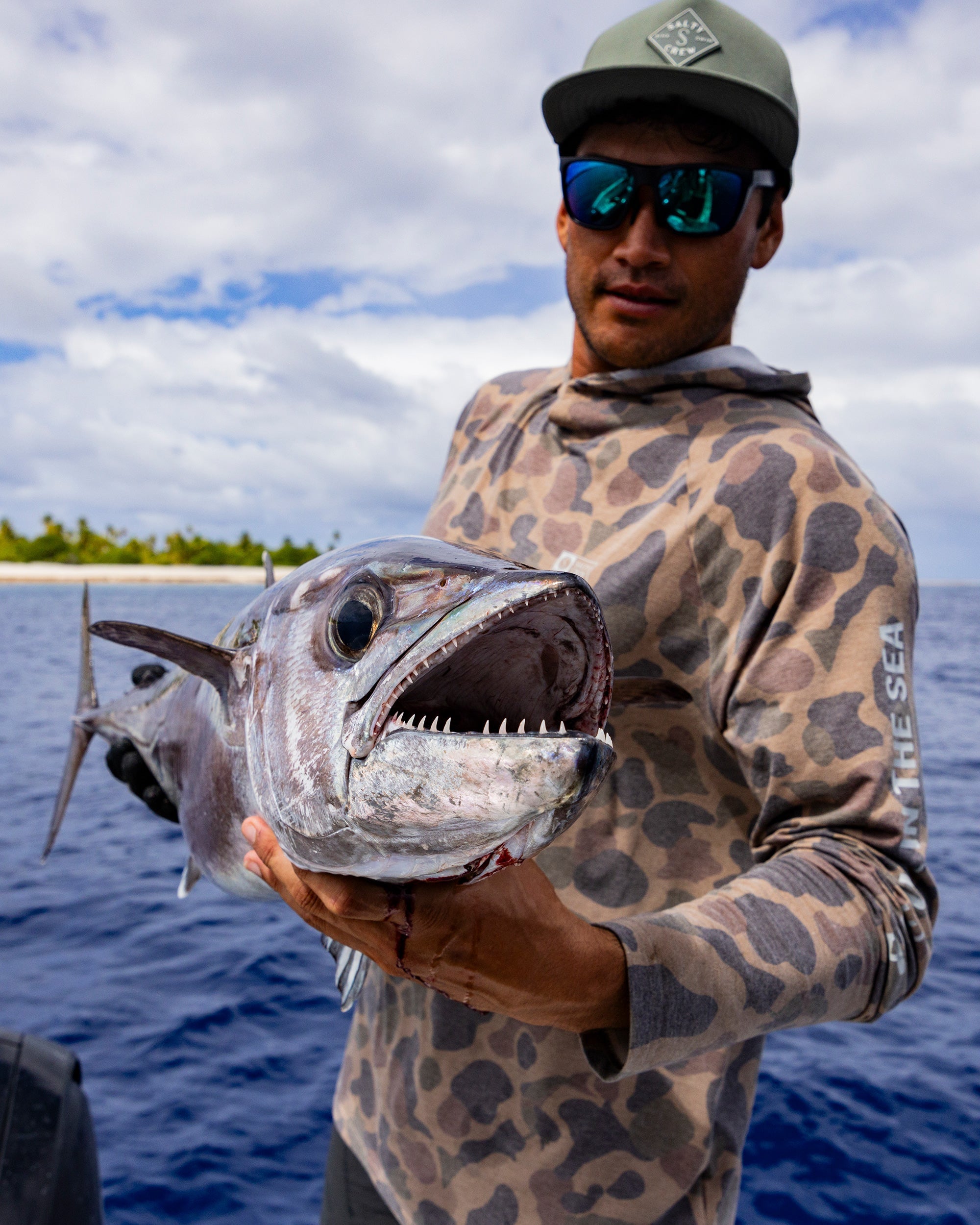 Salty Crew MARINER LITE UV HOOD - Tan Camo