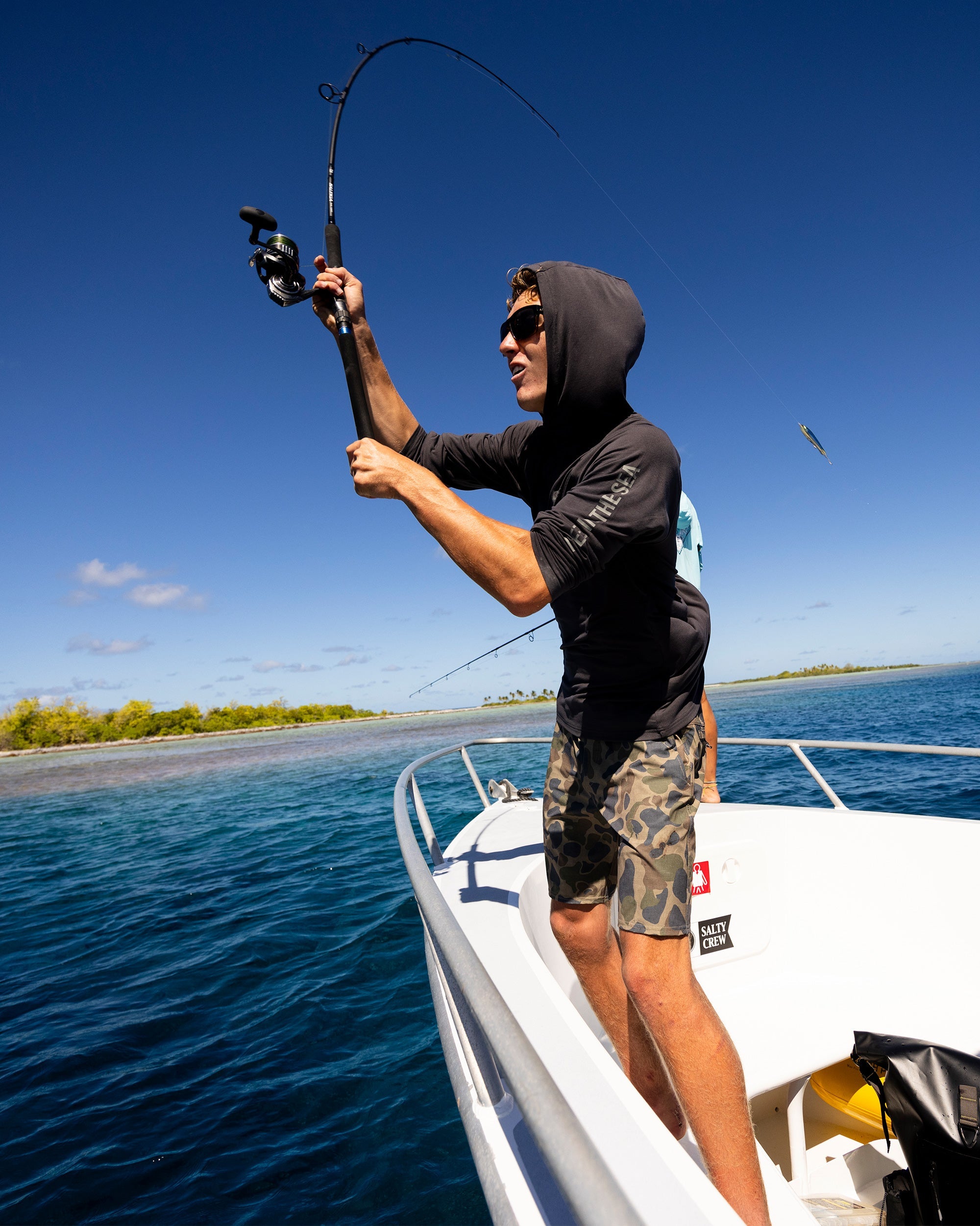 Salty Crew MARINER LITE UV HOOD - Charcoal